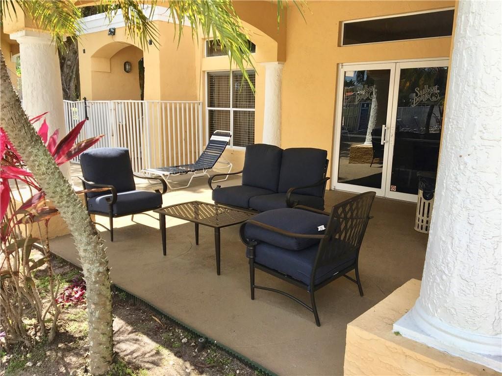 Sailboate Pointe Condo - Residential