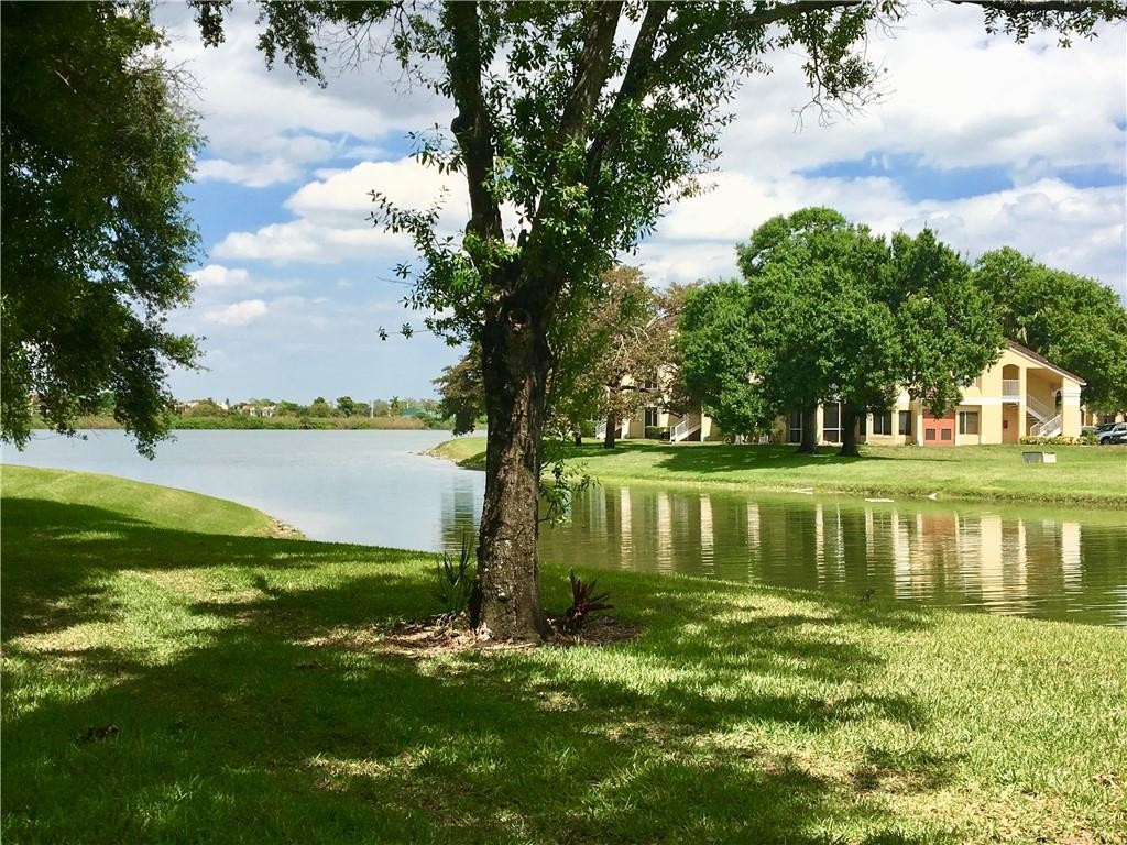 Sailboate Pointe Condo - Residential