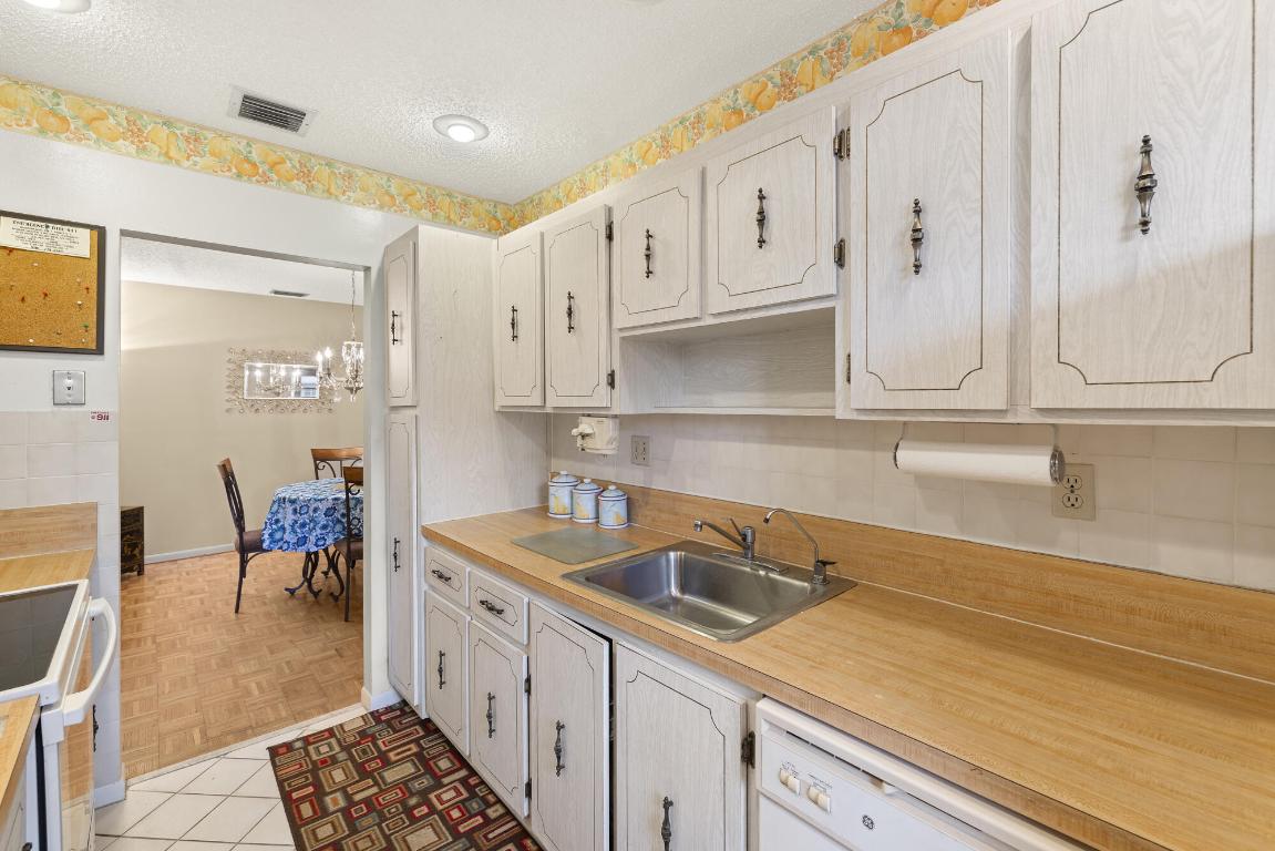 HIGH POINT OF DELRAY WEST CONDO SEC 1&2 - Residential