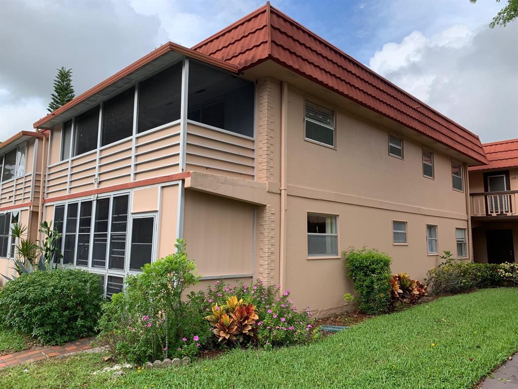 KINGS POINT TUSCANY CONDOS - Residential