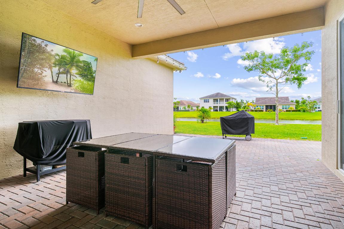 MEADOWS OF WESTLAKE - Residential