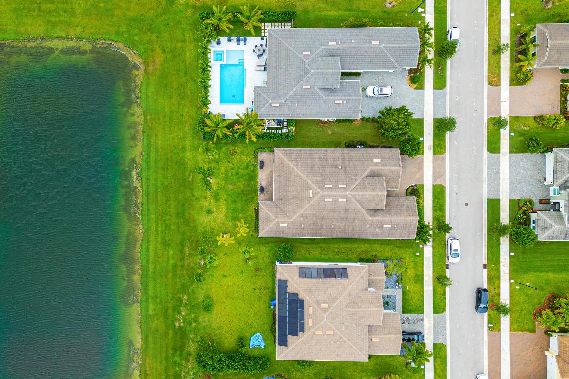 MEADOWS OF WESTLAKE - Residential