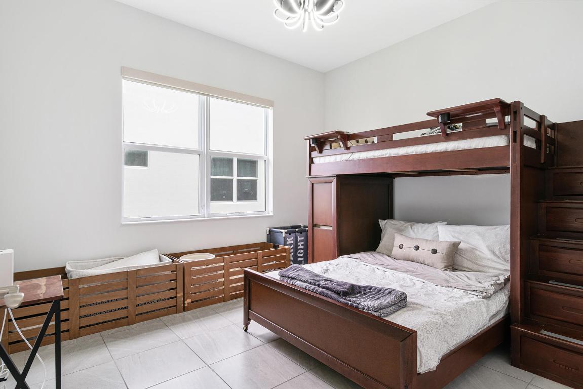 MEADOWS OF WESTLAKE - Residential