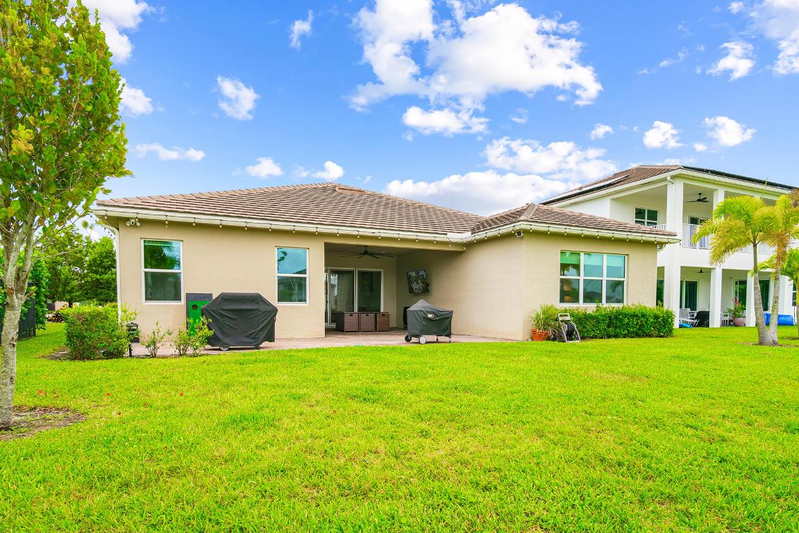 MEADOWS OF WESTLAKE - Residential