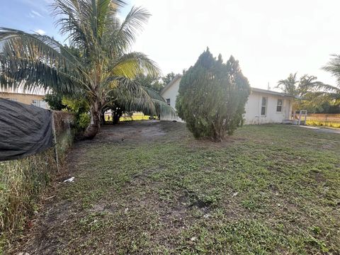 A home in Pahokee