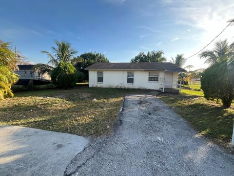 A home in Pahokee