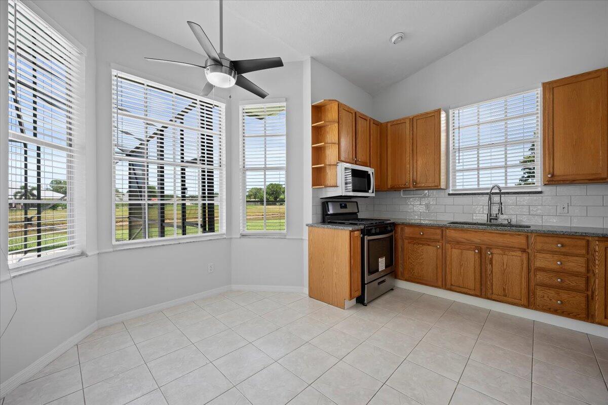 230 SW Ridgecrest Drive