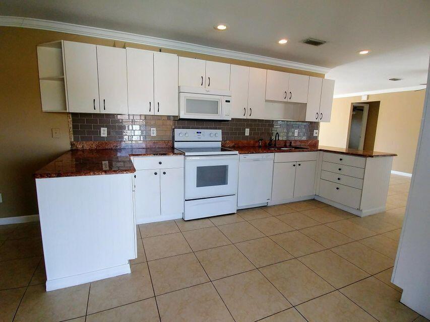 PORT ST LUCIE SECTION 3 - Residential Lease