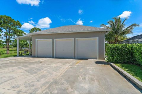 A home in Loxahatchee