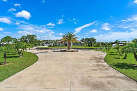 A home in Loxahatchee