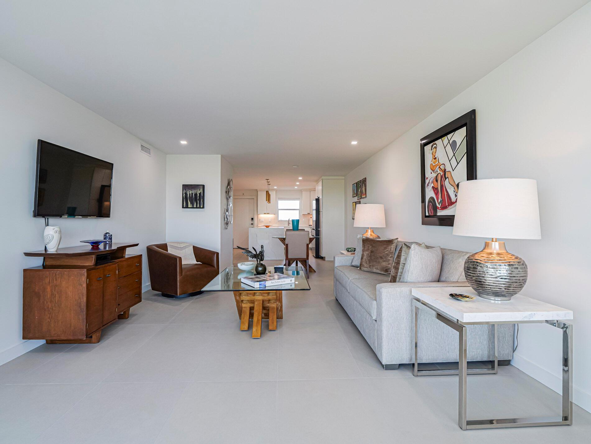 VERO TOWERS - Residential Lease