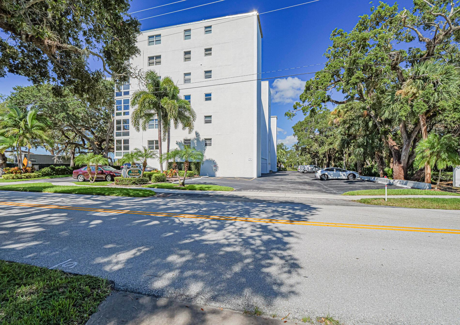 VERO TOWERS - Residential Lease