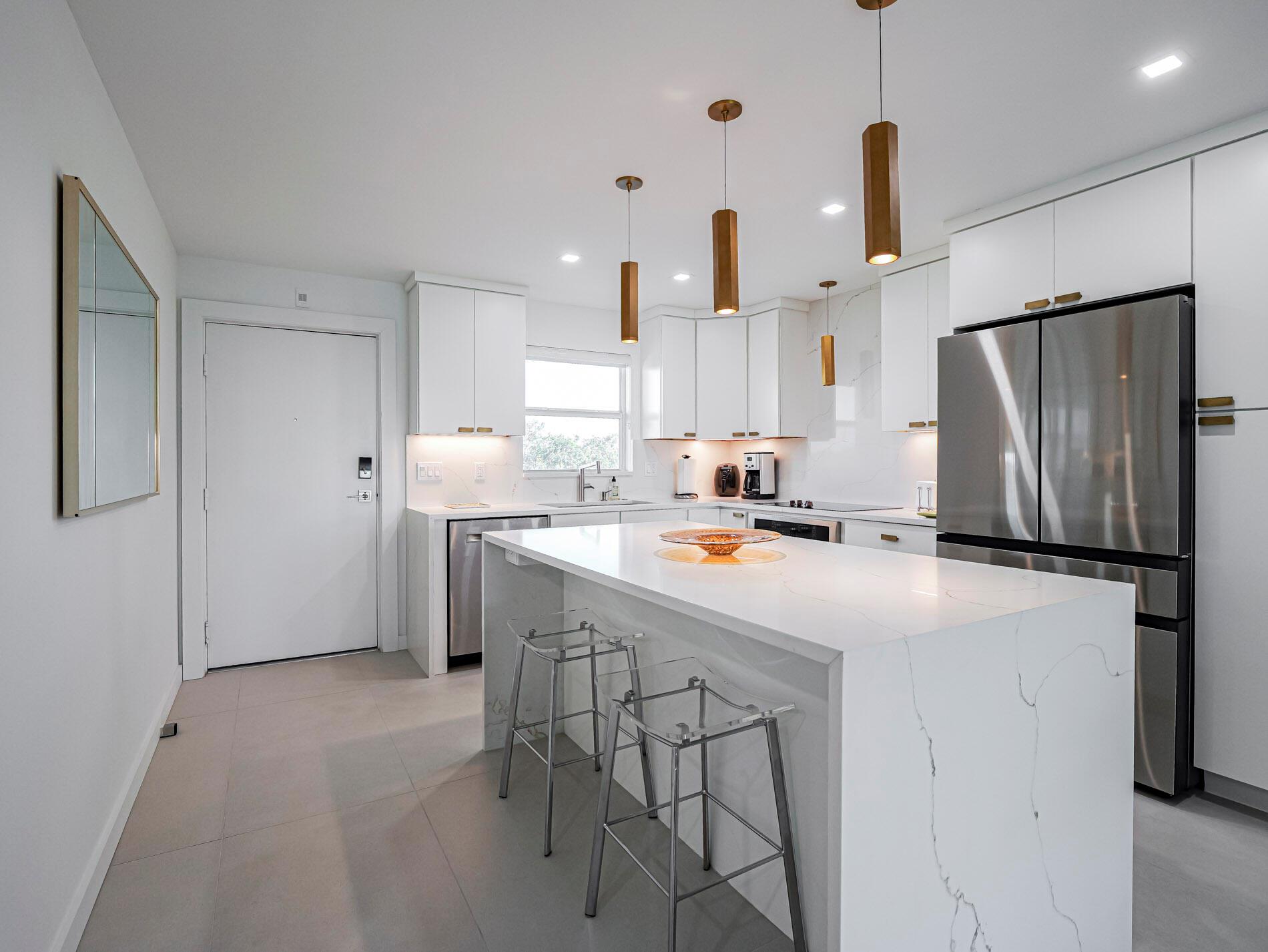 VERO TOWERS - Residential Lease