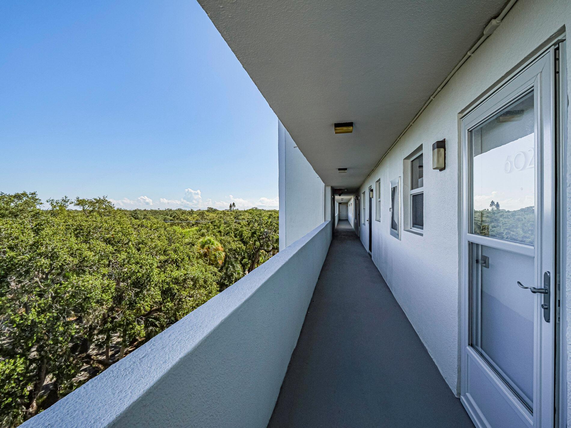 VERO TOWERS - Residential Lease