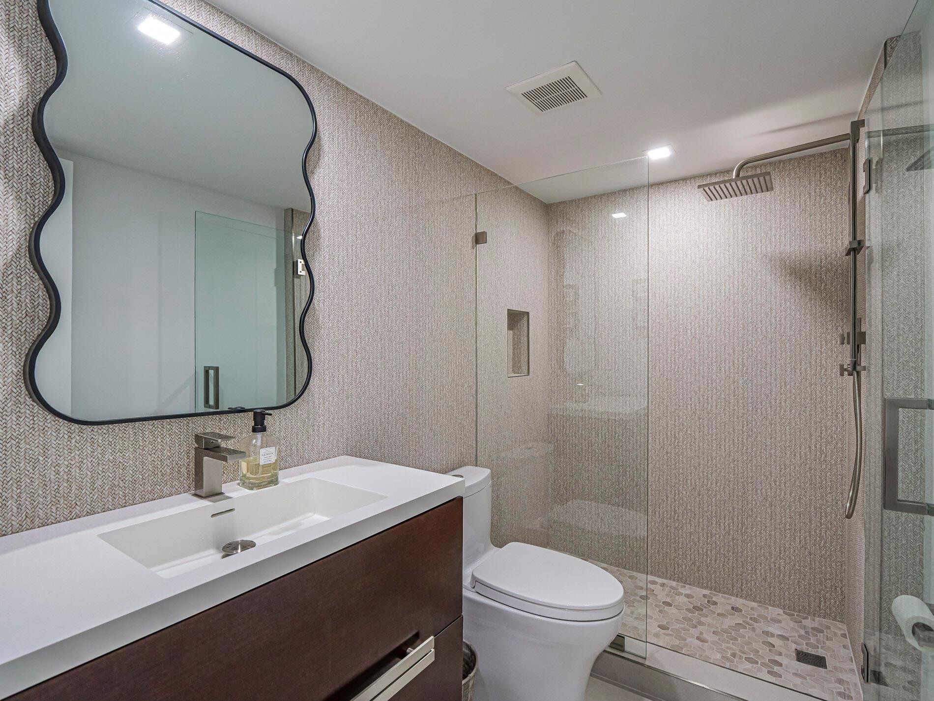 VERO TOWERS - Residential Lease