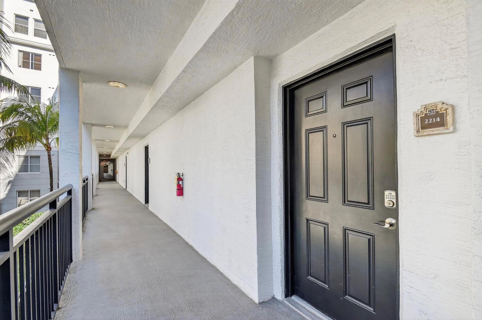 VIZCAYA LAKES CONDO - Residential Lease