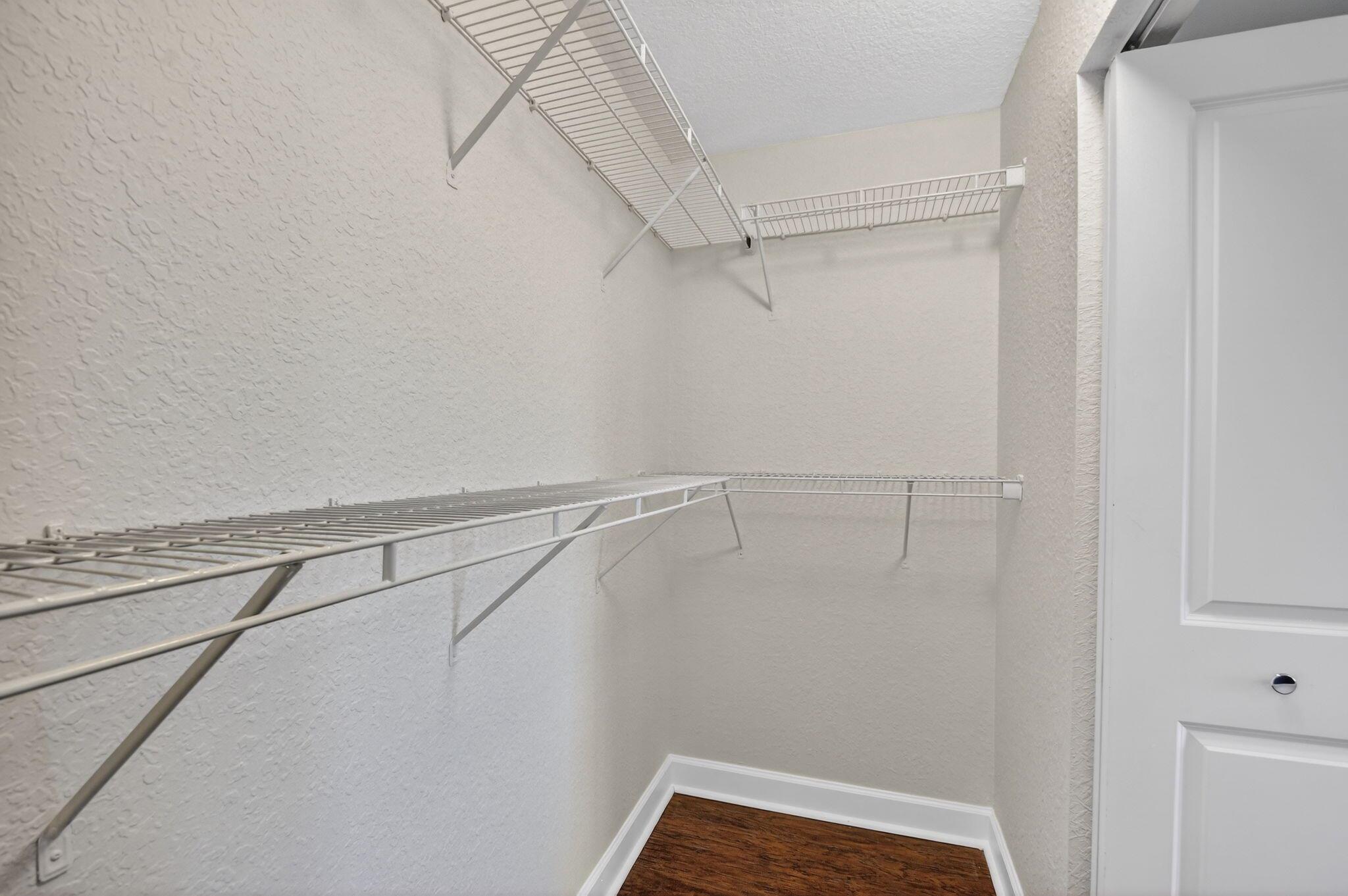 VIZCAYA LAKES CONDO - Residential Lease