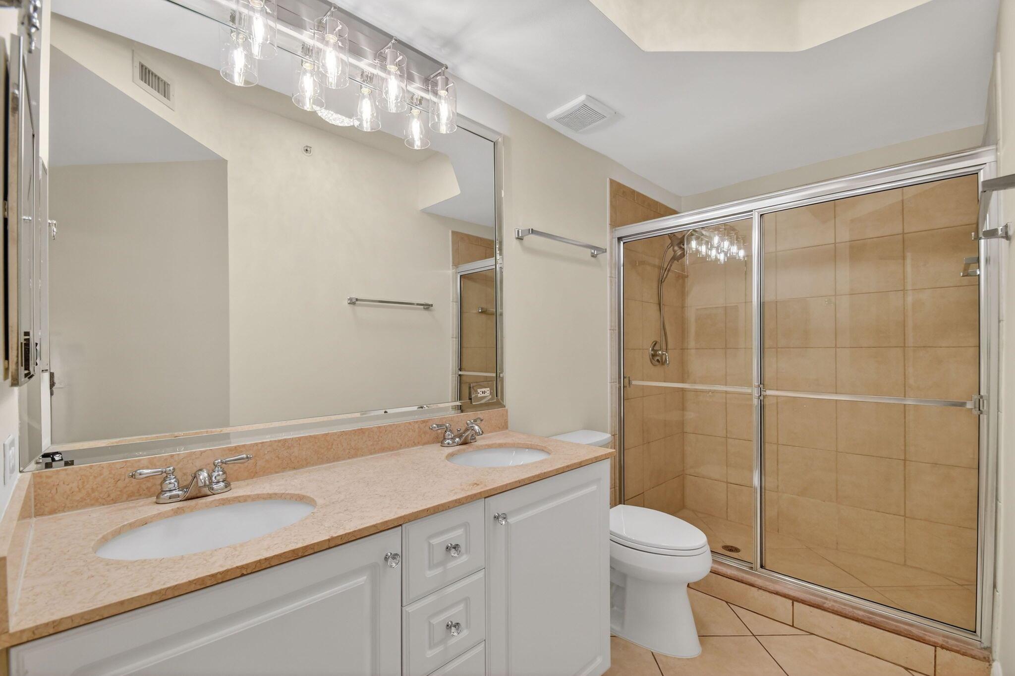 VIZCAYA LAKES CONDO - Residential Lease