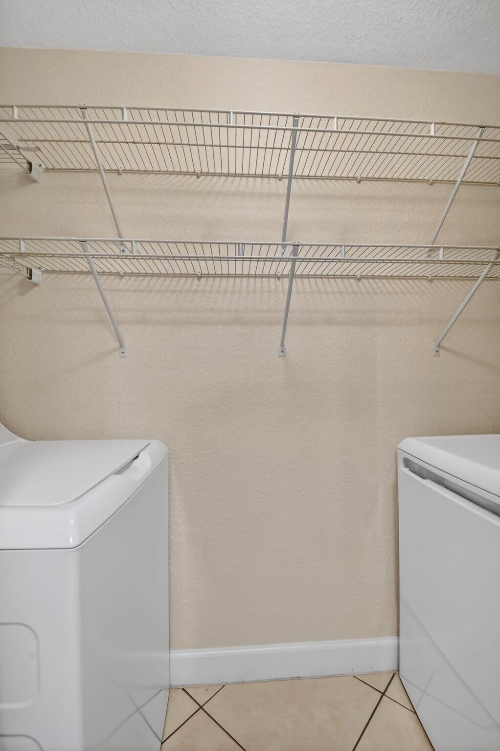 VIZCAYA LAKES CONDO - Residential Lease