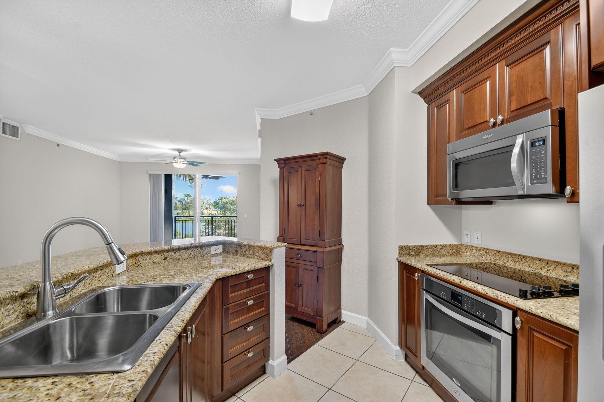 VIZCAYA LAKES CONDO - Residential Lease