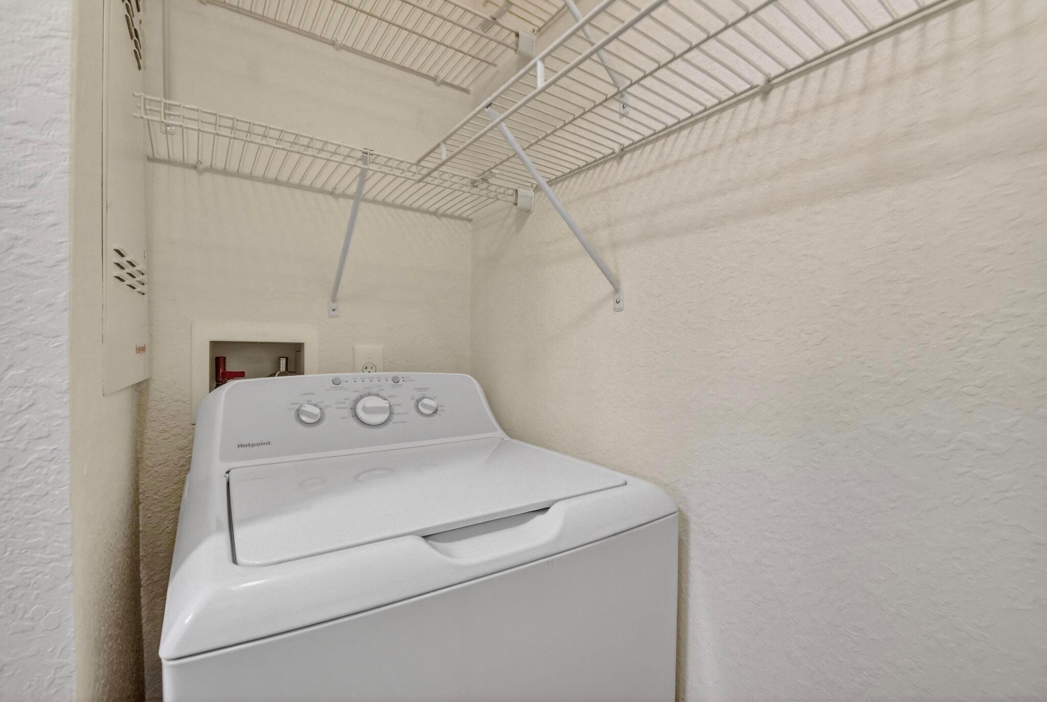 VIZCAYA LAKES CONDO - Residential Lease