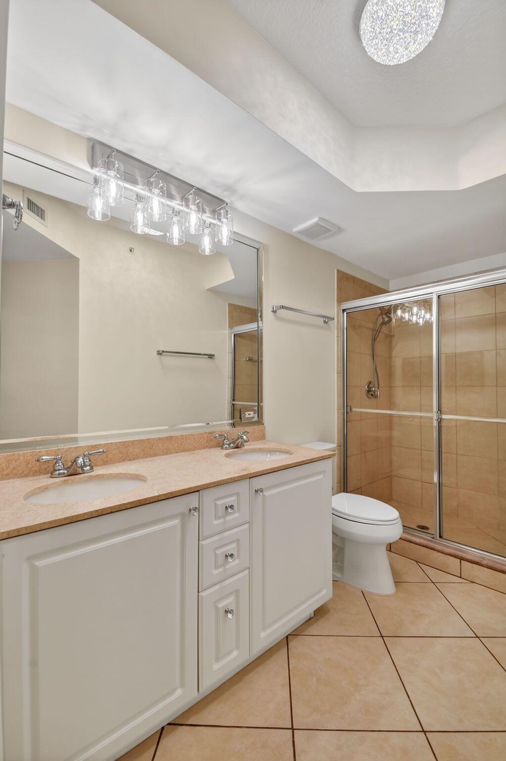 VIZCAYA LAKES CONDO - Residential Lease