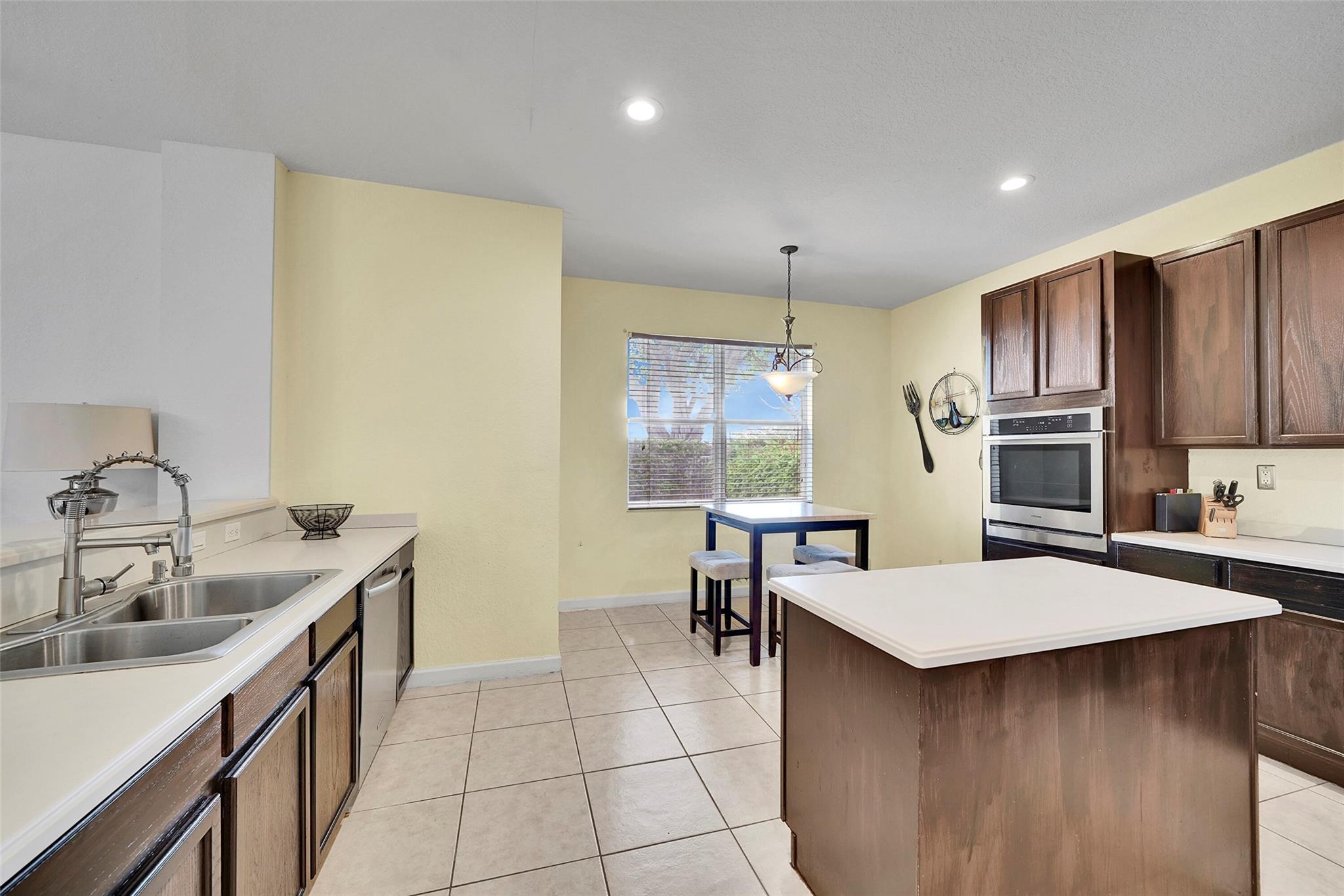 Isles At Weston 171-40 B - Residential