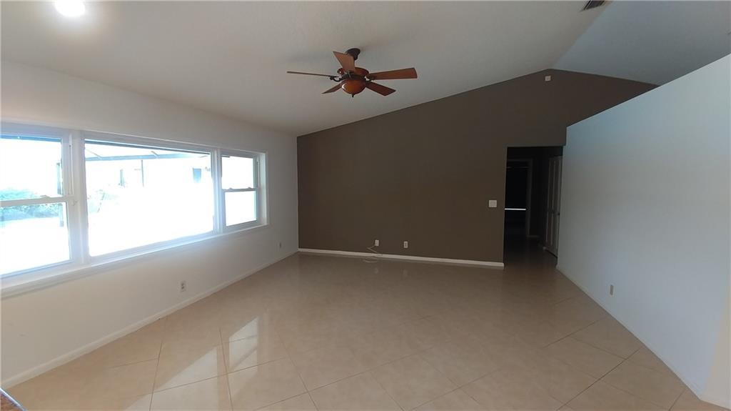 NORTH SPRINGS - Residential Lease