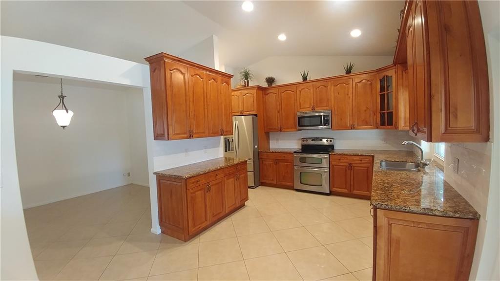 NORTH SPRINGS - Residential Lease