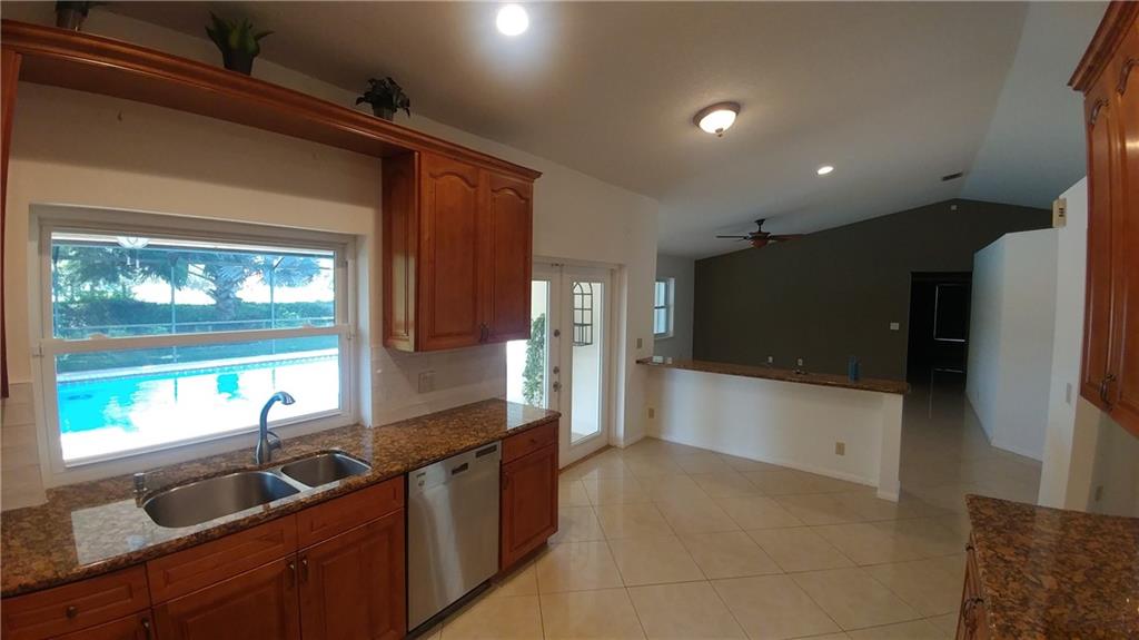 NORTH SPRINGS - Residential Lease