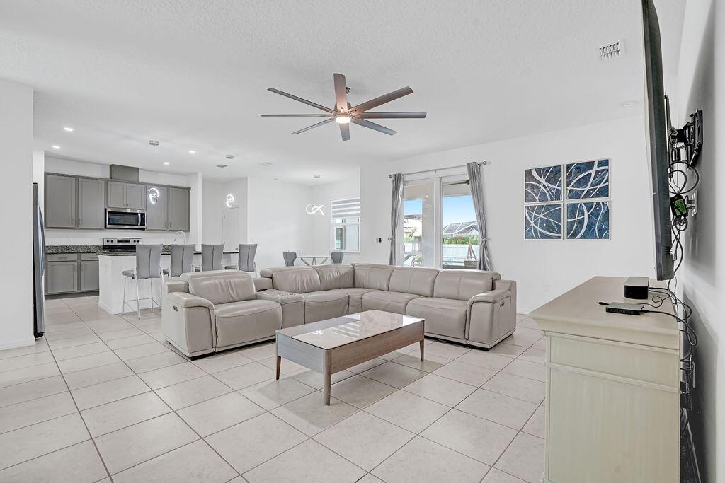 5154 NW North Macedo Boulevard, Port St Lucie, FL, 34983/$529,900 3 5154 NW North Macedo Boulevard