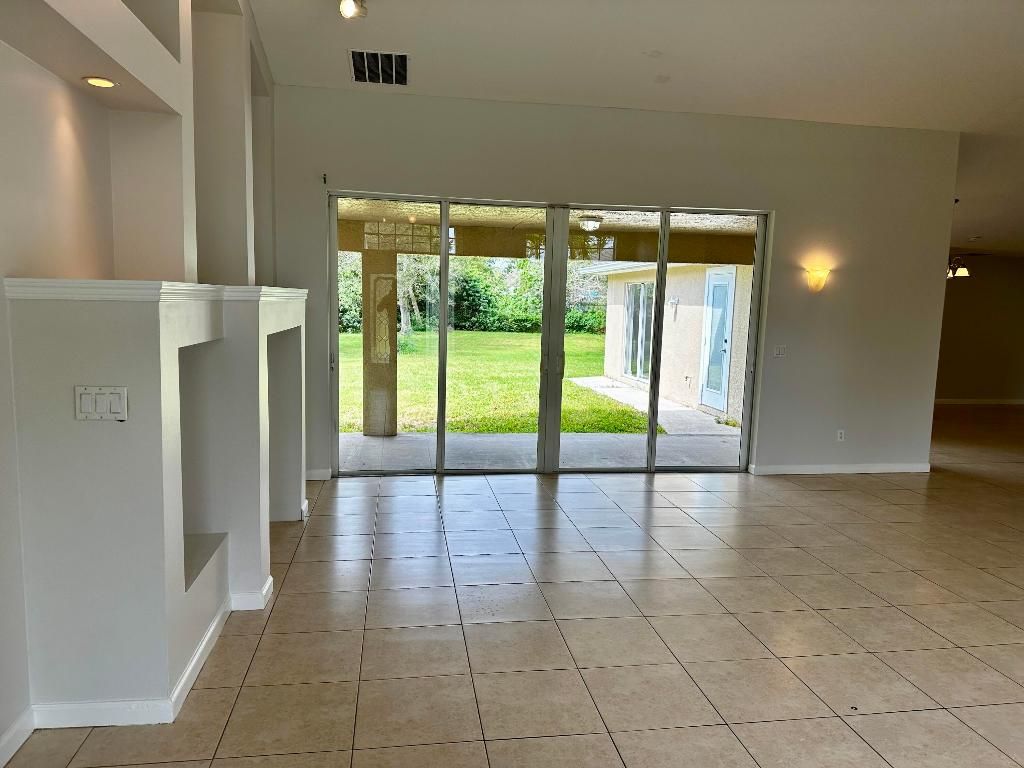 Photo of 5019 Buchanan Drive, Fort Pierce, FL 34982 (MLS # R10927243)