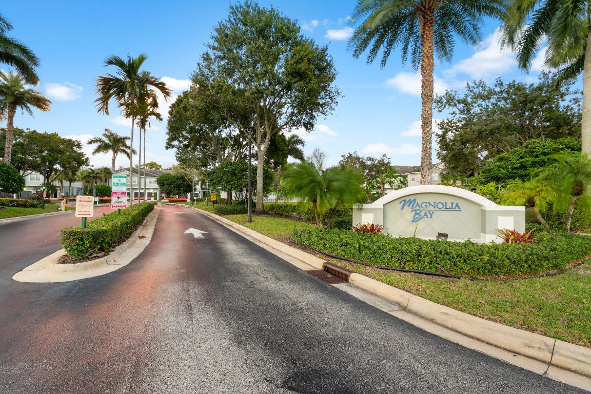 MAGNOLIA BAY CONDOMIMIUM - Residential