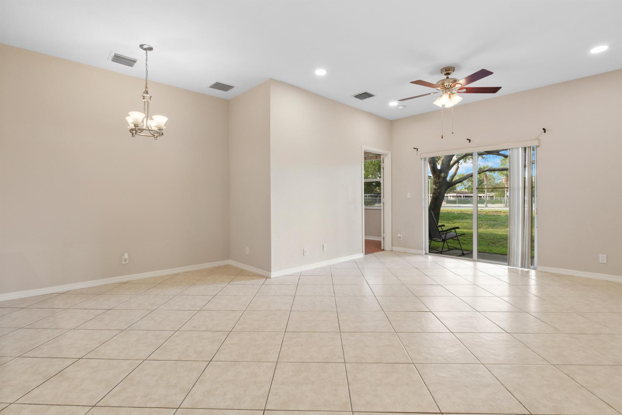 MAGNOLIA BAY CONDOMIMIUM - Residential