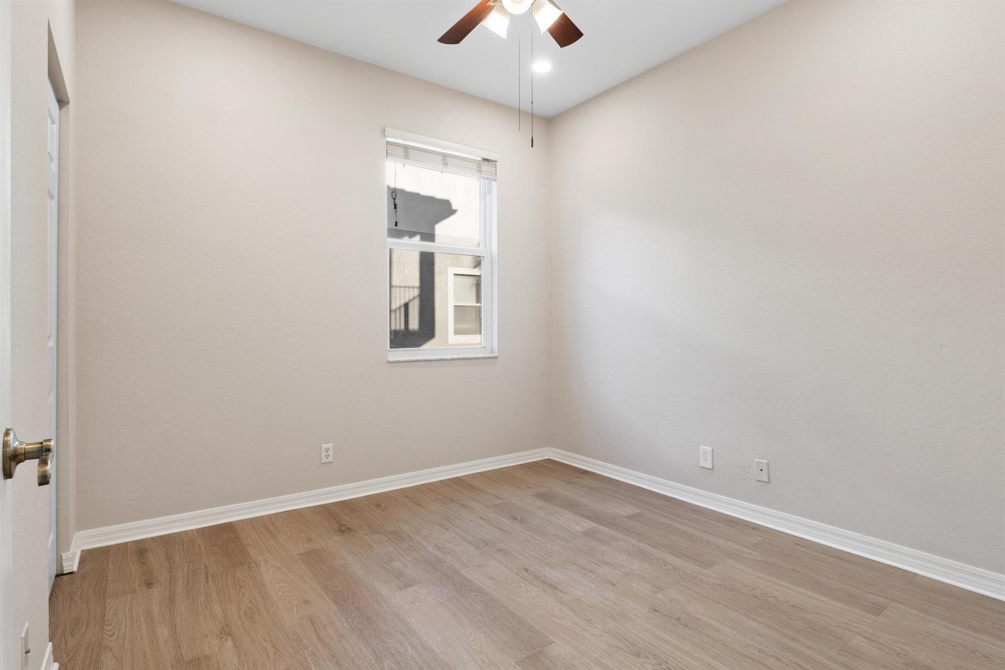 MAGNOLIA BAY CONDOMIMIUM - Residential