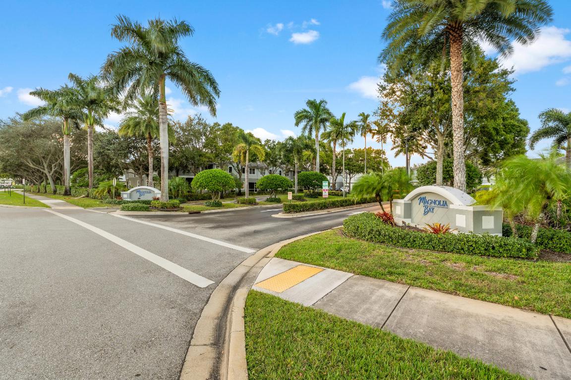 MAGNOLIA BAY CONDOMIMIUM - Residential