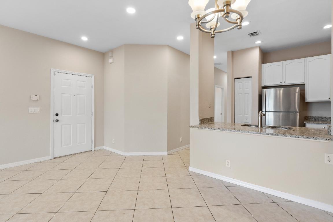 MAGNOLIA BAY CONDOMIMIUM - Residential