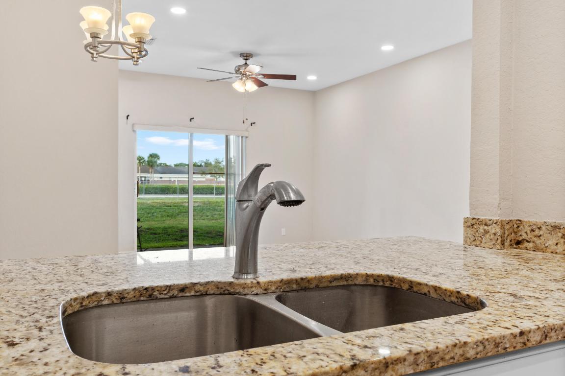 MAGNOLIA BAY CONDOMIMIUM - Residential