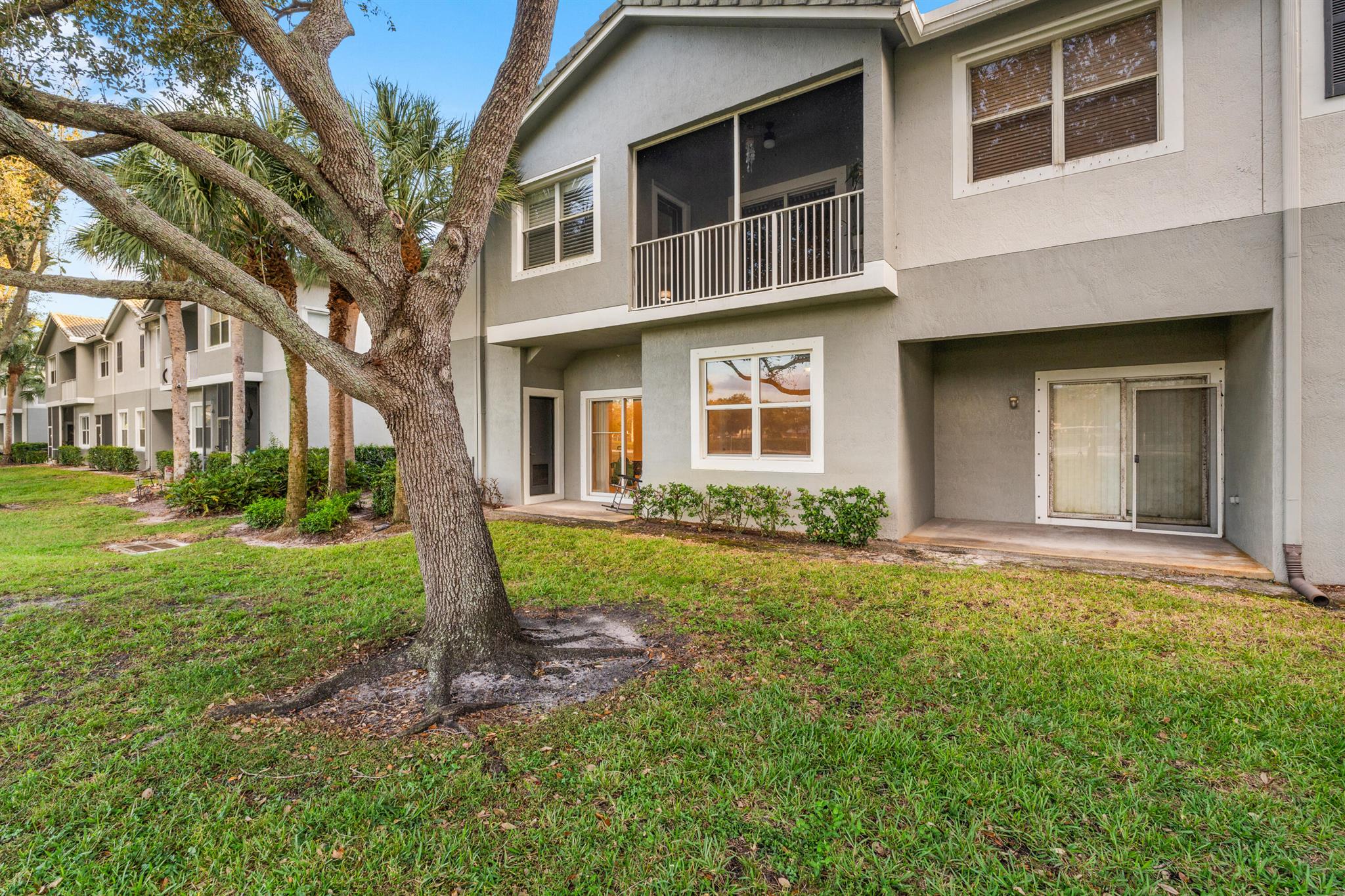 MAGNOLIA BAY CONDOMIMIUM - Residential