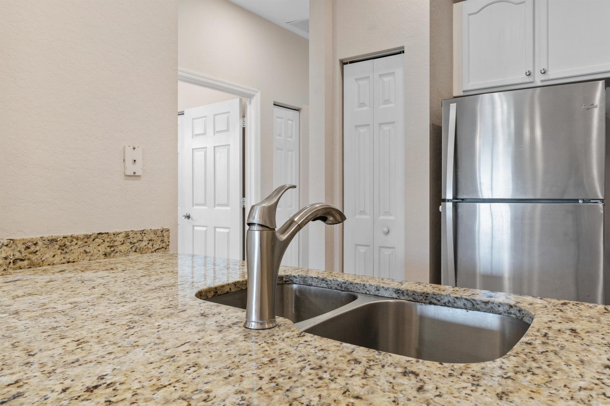 MAGNOLIA BAY CONDOMIMIUM - Residential