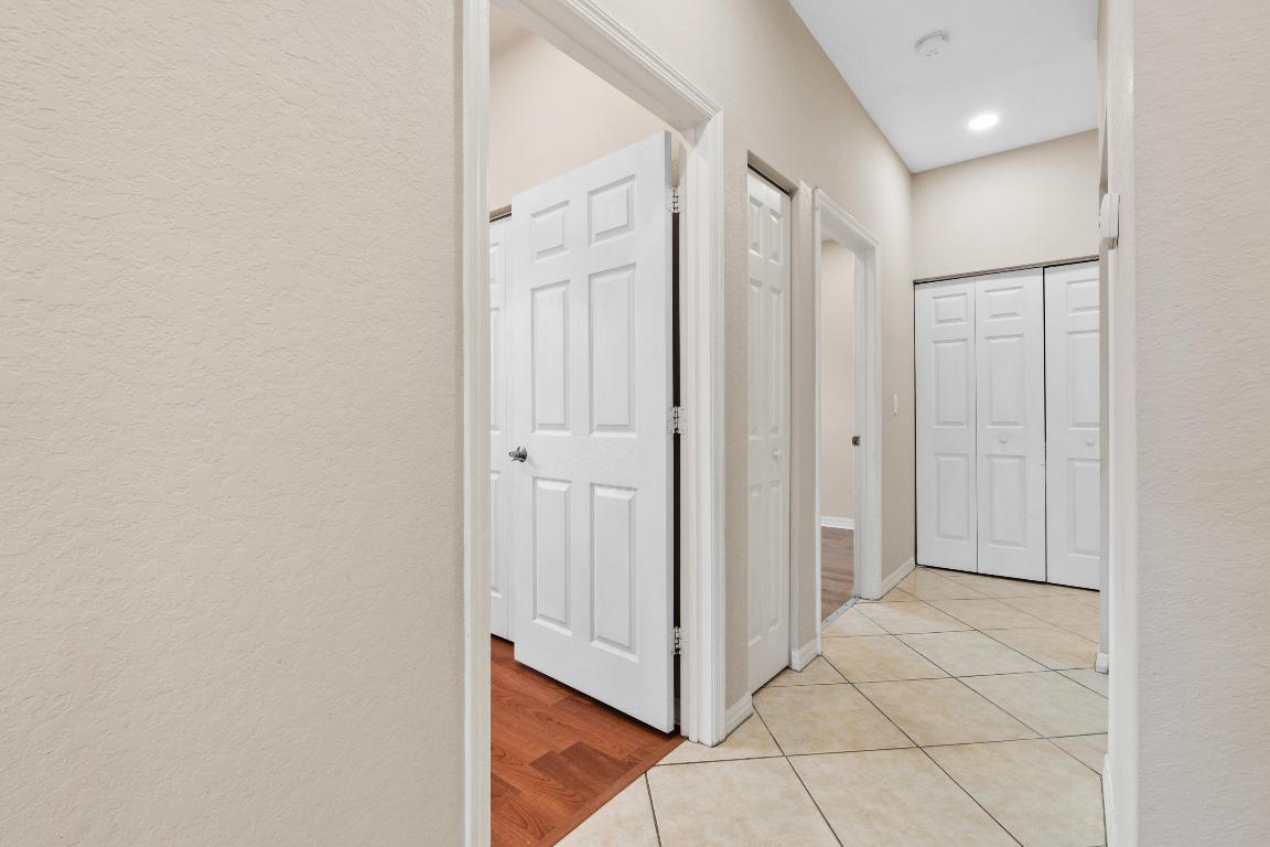 MAGNOLIA BAY CONDOMIMIUM - Residential