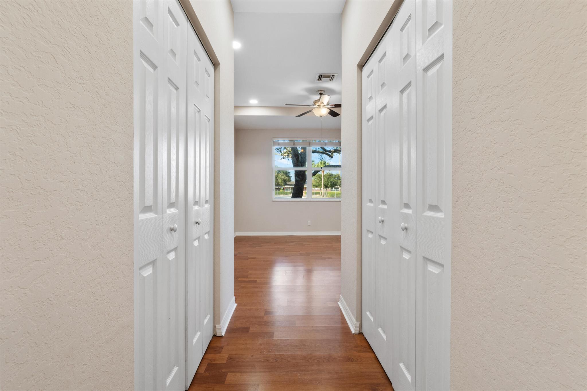 MAGNOLIA BAY CONDOMIMIUM - Residential