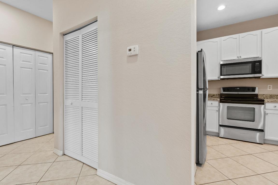 MAGNOLIA BAY CONDOMIMIUM - Residential