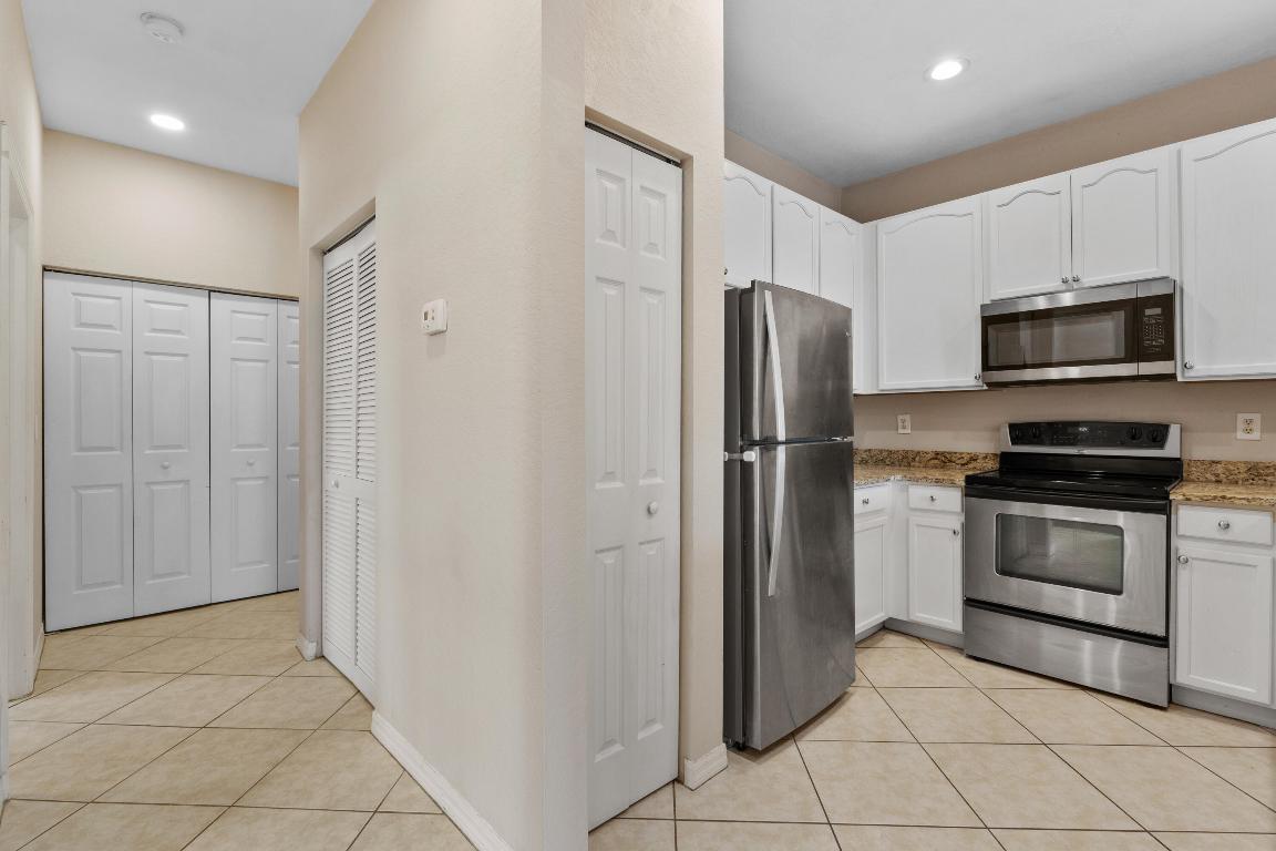 MAGNOLIA BAY CONDOMIMIUM - Residential