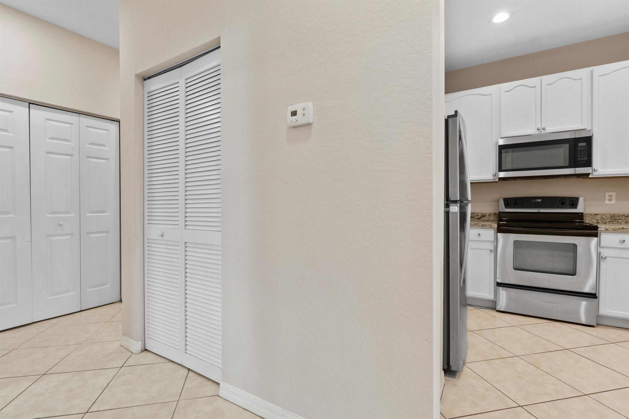 MAGNOLIA BAY CONDOMIMIUM - Residential