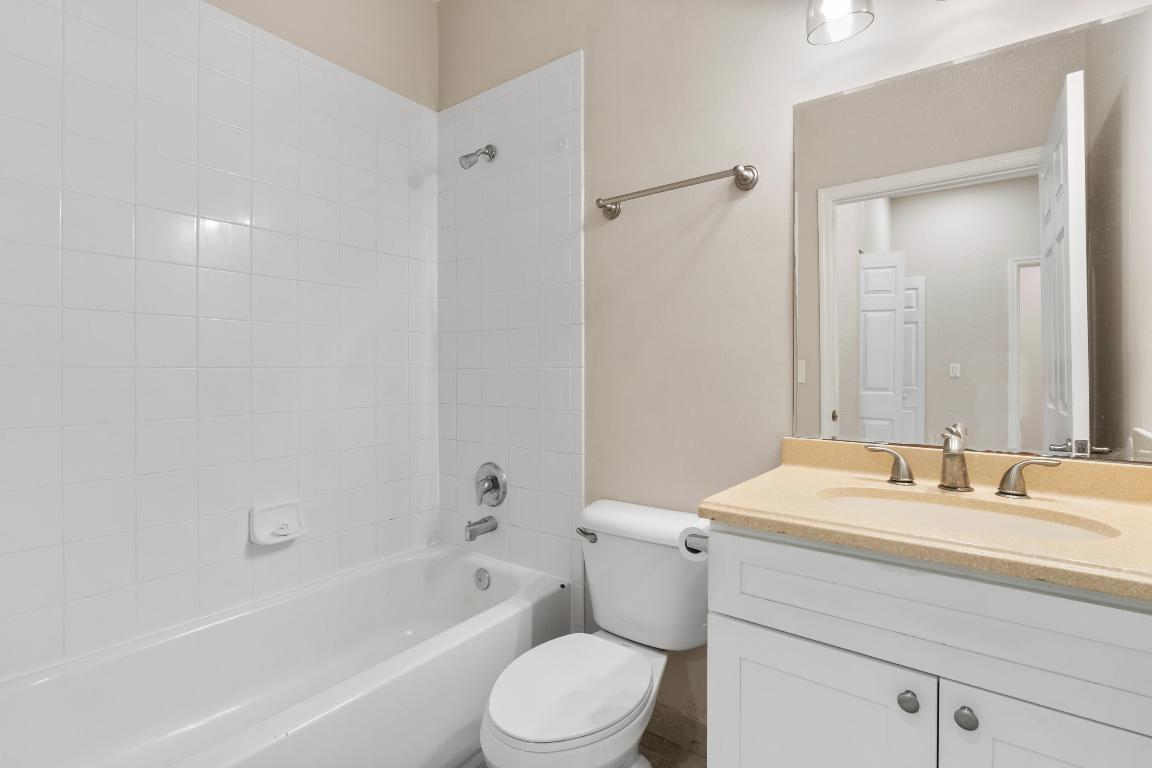 MAGNOLIA BAY CONDOMIMIUM - Residential