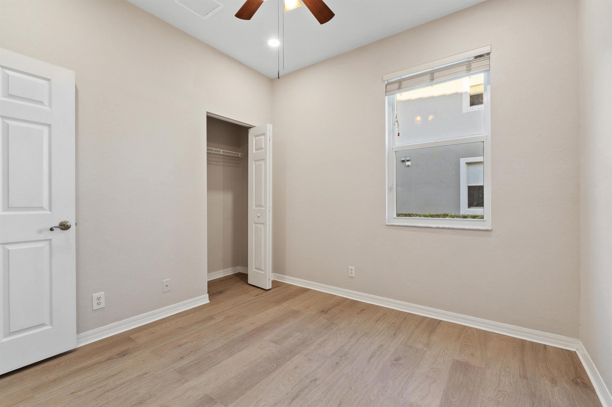 MAGNOLIA BAY CONDOMIMIUM - Residential