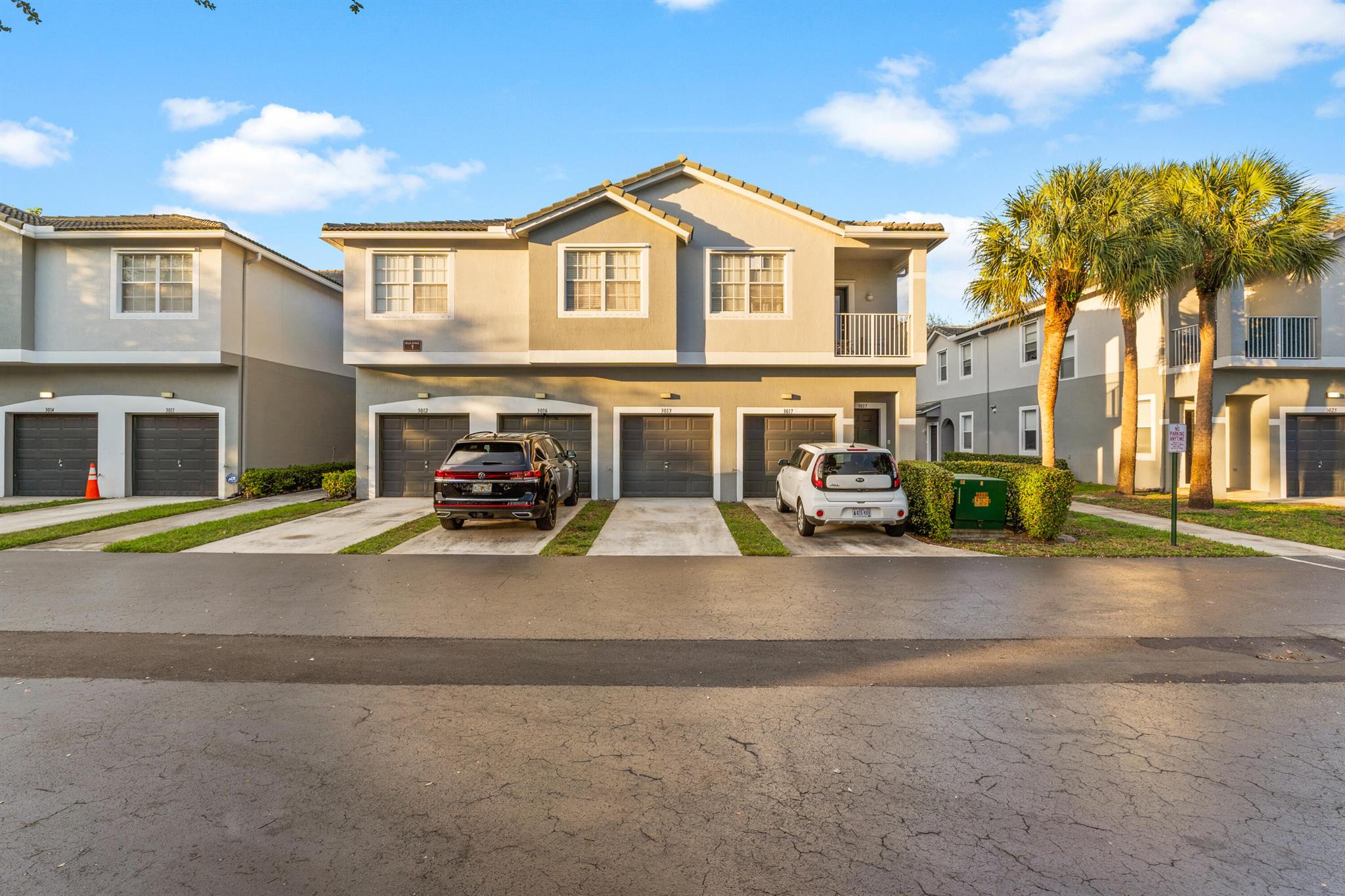 MAGNOLIA BAY CONDOMIMIUM - Residential