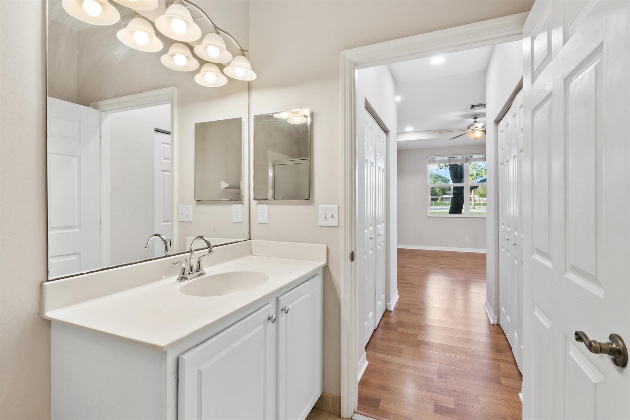 MAGNOLIA BAY CONDOMIMIUM - Residential