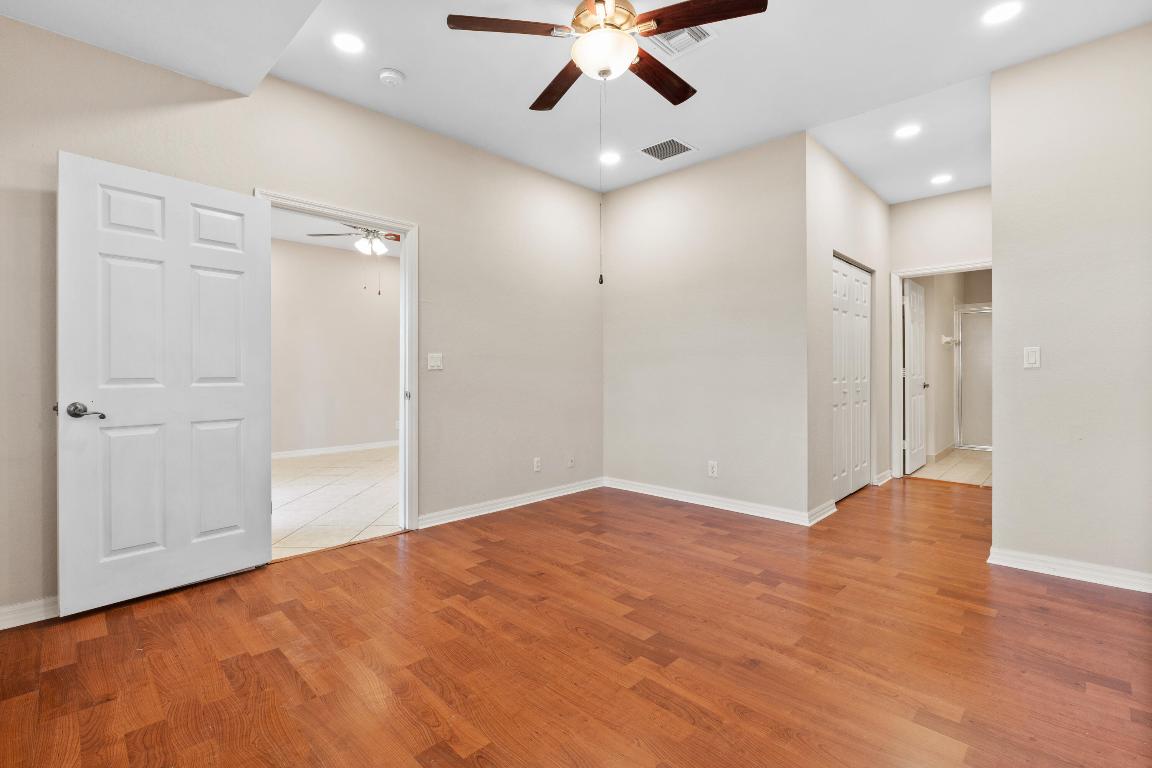 MAGNOLIA BAY CONDOMIMIUM - Residential